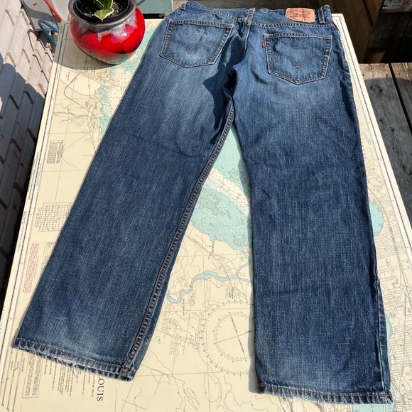 Vintage Levi's 559 Relaxed Straight Jeans 32 x 30 - Picture 4 of 6